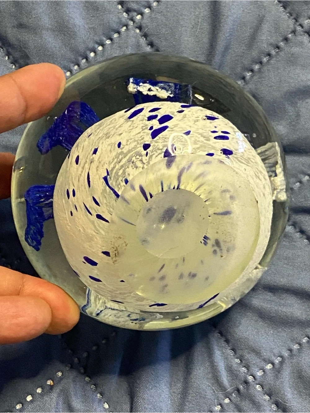 MURANO Blown Glass BUBBLE-Center Blue-White Flower Art Blue Speckled Paperweight